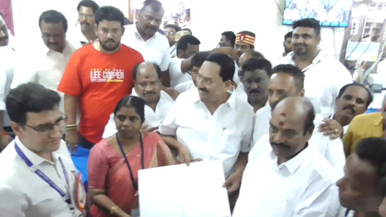 அரக்கோணத்தில் மாங்கனியை மூன்றாம் இடத்துக்கு தள்ளிய உதயசூரியன்!