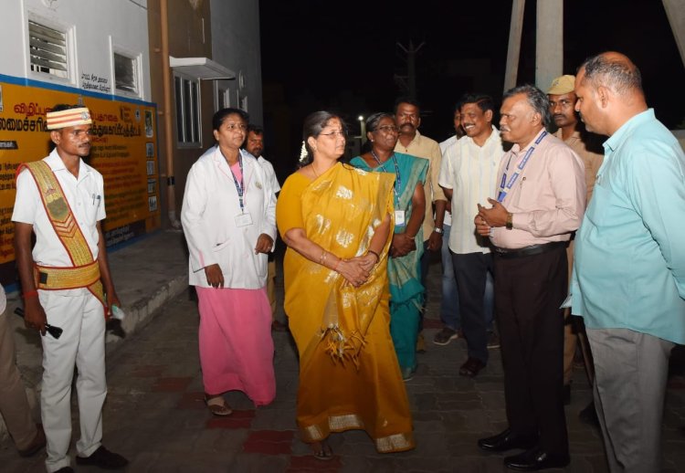 தலைமை மருத்துவமனையில் ஆட்சியர் ஆய்வு! சுகாதார அலுவலரும் உடனிருந்தார்!