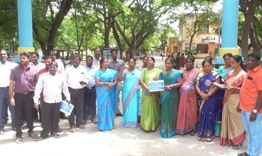 பத்தாது இன்னும் வேண்டும்! கௌரவ விரிவுரையாளர்கள் ஆர்பாட்டம்!