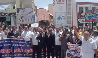 இரயில் மறியல் போராட்டங்களில் ஈடுபட்ட வேலூர் - இராணிப்பேட்டை வழக்கறிஞர்கள்!