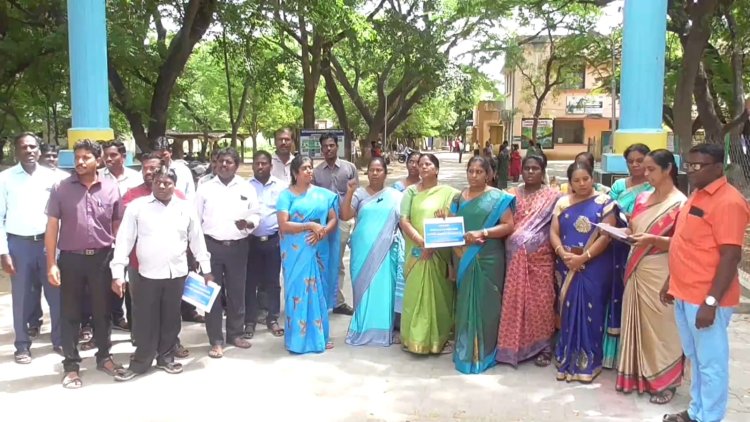 பத்தாது இன்னும் வேண்டும்! கௌரவ விரிவுரையாளர்கள் ஆர்பாட்டம்!