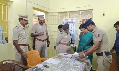 வாலாஜா காவல் நிலையத்துக்குச் சென்ற கலெக்டர்!