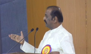 ரஜினிக்கும் துரைமுருகனுக்கும் ஏற்பட்ட லடாயை வைரமுத்து சரி செய்தாரா?