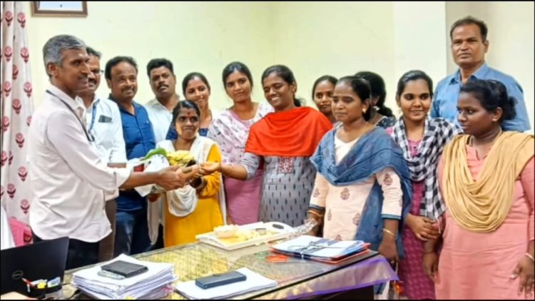 வட்டாட்சியர் அலுவலகத்தில் வளைகாப்பு!