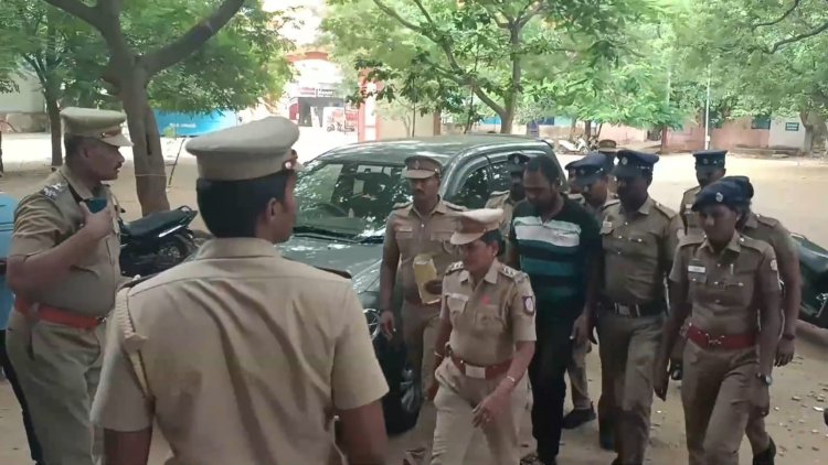 போலீசாரை ஆபாசமாக பேசிய வழக்கறிஞர் பிடிபட்டார்! எஸ்பிக்கு நன்றி சொல்லும் போலீசார்!