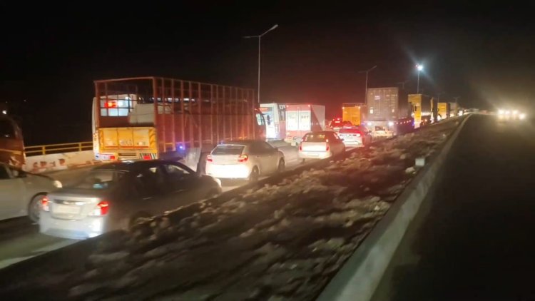 மூன்று கிலோ மீட்டர் நீண்ட டிராபிக் ஜாம்!