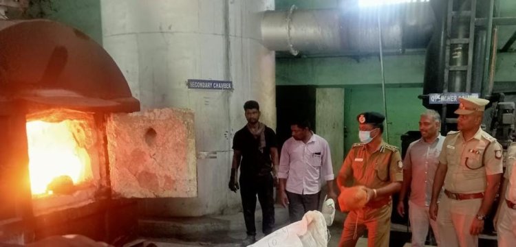 ஐந்தாயிரம் கிலோ கஞ்சாவை எலி திண்பதற்குள் அழித்த போலிசார்!