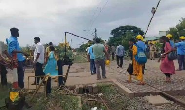 பொறுமை இழந்த ரயில் பயணிகள்!