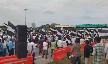 அரசு பேருந்து கண்ணாடியை உடைத்த மமக வினர்!