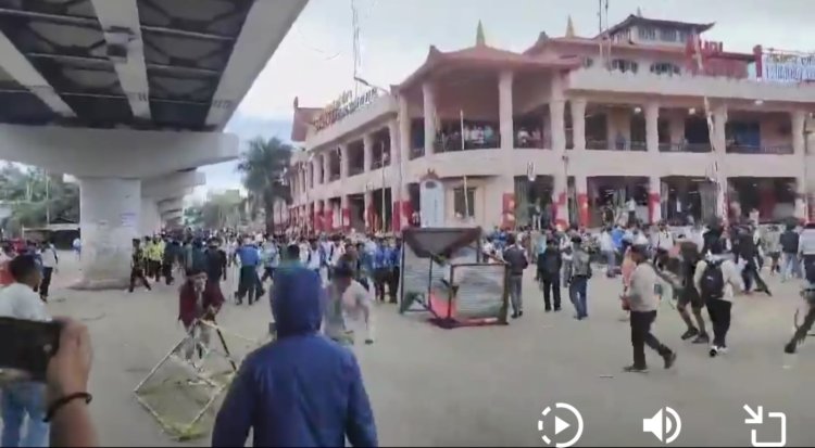 "வன்முறையைக் கட்டுப்படுத்தத் தவறிய காவல்துறை இயக்குநரை மாற்று! மணிப்பூர் மாணவர்கள் போராட்டம்! ஊரடங்கு!!