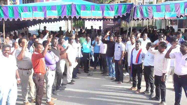 விசிகவினர் பங்கேற்ற போராட்டத்தின் போது திருமலை திருக்குடை சென்றதால் பதற்றம்!