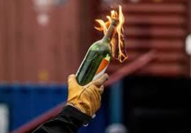 அதிமுக நகர செயலாளர் வீட்டின் மீது பெட்ரோல் குண்டு வீச்சு!