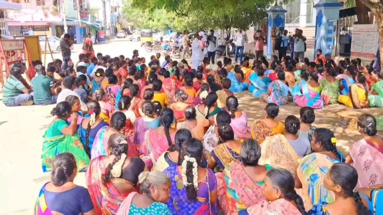 பருவ மழை சீசனில் போராட்டக்களத்தில் குதித்த தூய்மை பணியாளர்கள்!