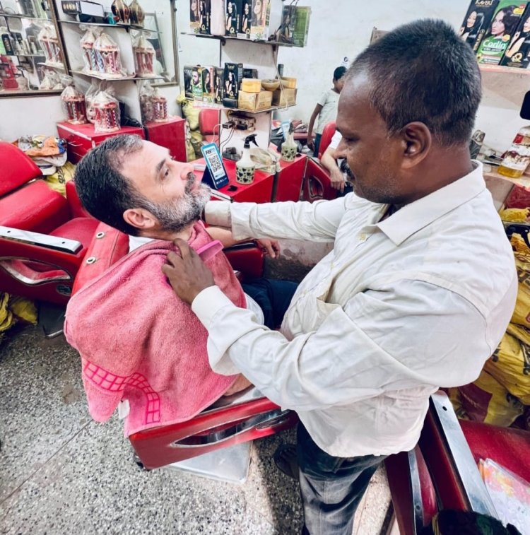 சலூன் கடைக்குள் திடீரென்று நுழைந்த ராகுல் காந்தி!