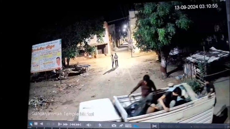 சரக்கு ஆட்டோவில் மாடுகள் கடத்தல்!