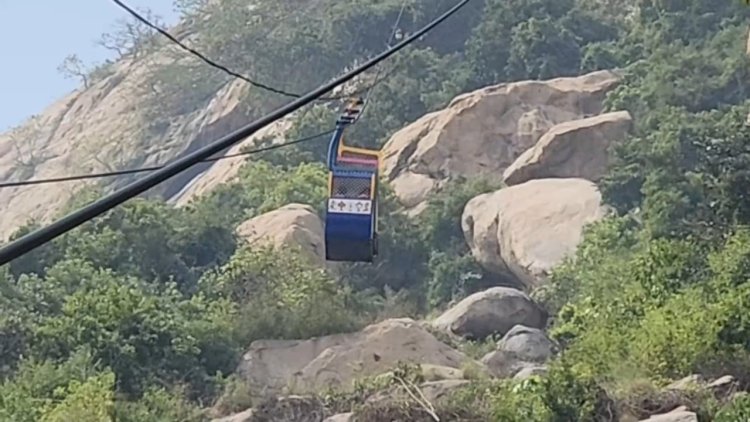 ரோப் கார் சேவை நான்கு மணி நேரம் நிறுத்தம்! சோளிங்கர் கோவிலில் பக்தர்கள் அவதி!