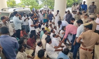 எஸ்.பி.யின் செயலைக் கண்டித்து தர்ணா செய்த இந்திய பார்வர்டு பிளாக் கட்சியினர்!