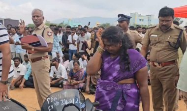 அந்த வண்டிதான் வேண்டும்... போலீஸ் ஏலத்தில் கலகல... கண்ணீர்விட்டு அழுத பெண்!