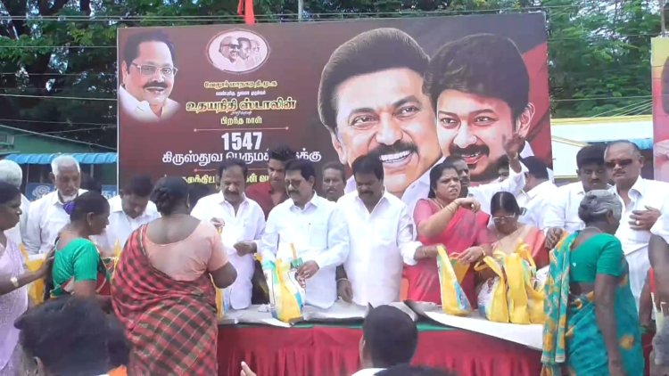எல்லாம் சரிங்க எம் .எல். ஏ சார்?சர்ச் அருகே உள்ள குப்பையை சீர்படுத்துங்களேன்!