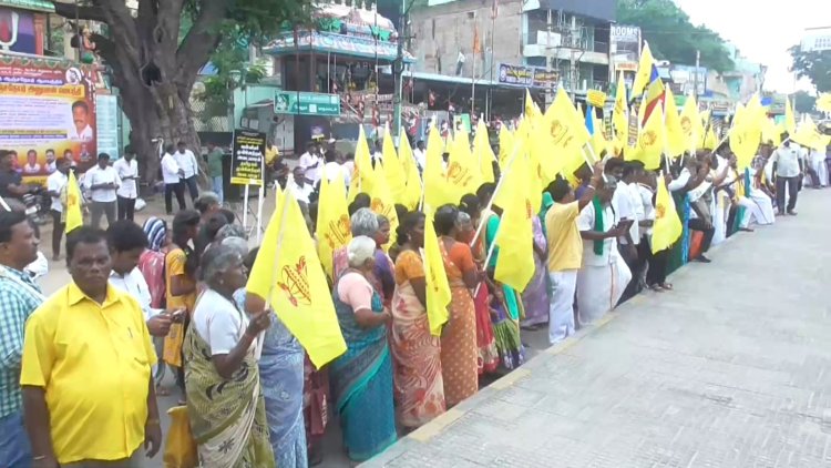 சுழன்று சுழன்று ஆர்பாட்டம் நடத்திய பாமக!