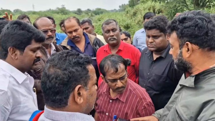 இராசாயன கழிவுகளை பாலாற்றில் கலப்பவர்களுக்கு மெடல் கொடுப்பார்களோ?