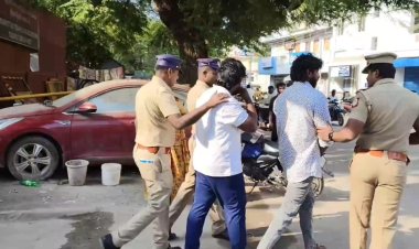 எஸ். ஐ. கண்ணத்தில்  பளார் விட்ட இருவர் கைது!