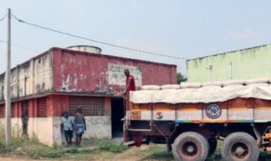 சமூதாய கூடத்தில் சிமென்ட் மூட்டையா?