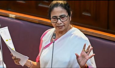 மரண மேளாவா? மம்தா பானர்ஜி கும்பமேளாவை விமர்சனம்!