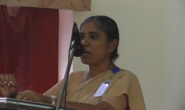 பணி கிடைத்த மாணவிகளுக்கு வாழ்த்து சொன்ன அக்சிலியம் கல்லூரி முதல்வர்!