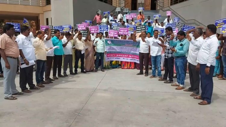 கொதித்தெழுந்த ஊராட்சி செயலாளர்கள்!