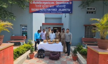 ரயிலில் பிடிபட்ட கஞ்சா கட்டுகள்!