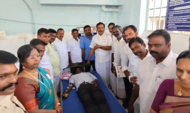 எடப்பாடி பழனிச்சாமி பிறந்தநாள் விழா! ரத்தானம் வழங்கிய தொண்டர்கள்!