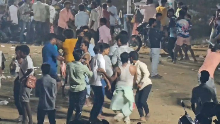 நேற்று ராத்திரி யம்மா பாடலால் மோதல்..தடியடி!