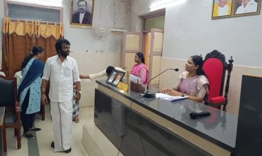 சாந்தி மேடம் செய்தியாளர்களை ஏன் வெளியேற்றுகிறீர்கள்?