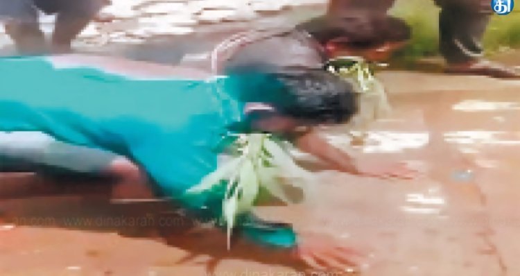 பசுக்களை கடத்தியதாக சாலையில் ஊர்ந்து செல்ல வைத்த கொடூர சம்பவம்!