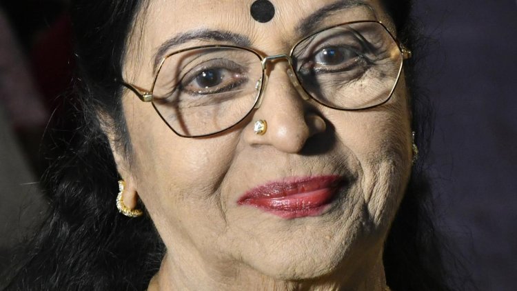ராஜாவின் பார்வை ராணியின் பக்கம்...' 'சிட்டுக்குருவி முத்தம் கொடுத்து'ஹீரோயின் மறைந்தார்!