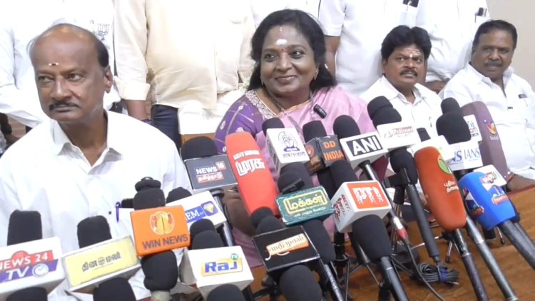 அண்ணாவும் பெரியாரும் தமிழை வளர்க்கவில்லை! சொல்கிறார் தமிழிசை!