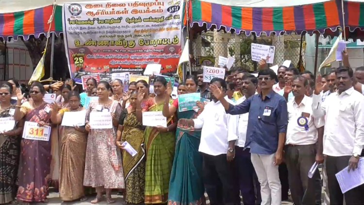 இடைநிலை பதிவு மூப்பு ஆசிரியர்கள் உண்ணாவிரதம்!