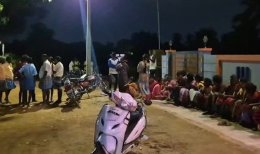 கள்ள உறவு மின்கம்பத்தில் கட்டிவைக்கப்பட்ட வாலிபர்கள்!