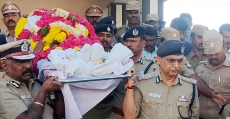 பணியின் போது சிறப்பு எஸ்.ஐ.வெட்டி கொலை! உடலை சுமந்த டிஜிபி!