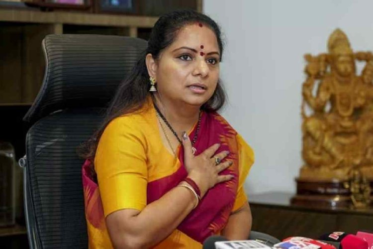 கட்டம் கட்டப்பட்ட கவிதா!தெலுங்கானாவில் விசேஷம்!