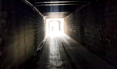 இரட்டைக் கண் சுரங்கபாதை! அதிமுகவின் தேர்தல் கால போராட்டம்!