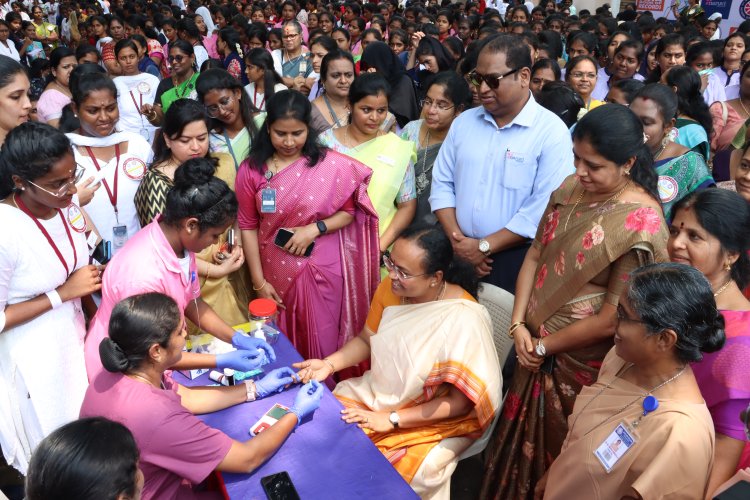 நறுவீ நடத்திய சாதனை படைக்கும் விழா! கலெக்டர் பங்கேற்றார்!