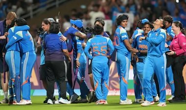 தென் ஆப்பிரிக்காவை வீழ்த்தி சாம்பியனான இந்திய மகளிர் கிரிக்கெட்  டீம்!