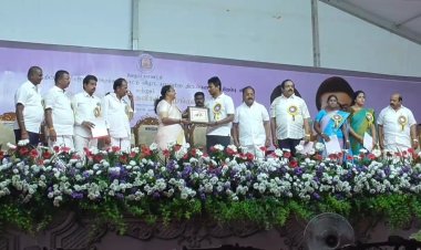 அரசு உதவி வழங்குவது எளிது ஆனால் தனியார்….? நாராயணி பீடத்தில் உதயநிதி!