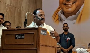 அதிகாரிக்கு ஆப்பு விழாவாக மாறிய கூட்டுறவு வார நிகழ்ச்சி!ஒரே மாவட்டத்தில் 10 ஆண்டுகளா! ஆளுங்கட்சி எம்எல்ஏ கேள்வி?!