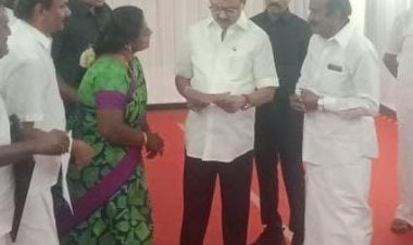  கைத்தறி துறை கூடுதல் இயக்குனர் லஞ்சம் கேட்கிறாராமே? ஆகவேதான் பிரச்சனையா?