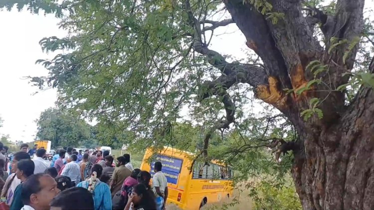 தன் உயிரை துறந்து கல்லூரி மாணவிகளைக் காப்பாற்றிய பேருந்து ஓட்டுநர்!