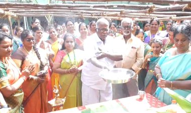 தூய  நெஞ்சக் கல்லூரிமற்றும் டிகேஎம் மில் பொங்கல் விழா! வெளிநாட்டு மாணவர்கள் பங்கு!