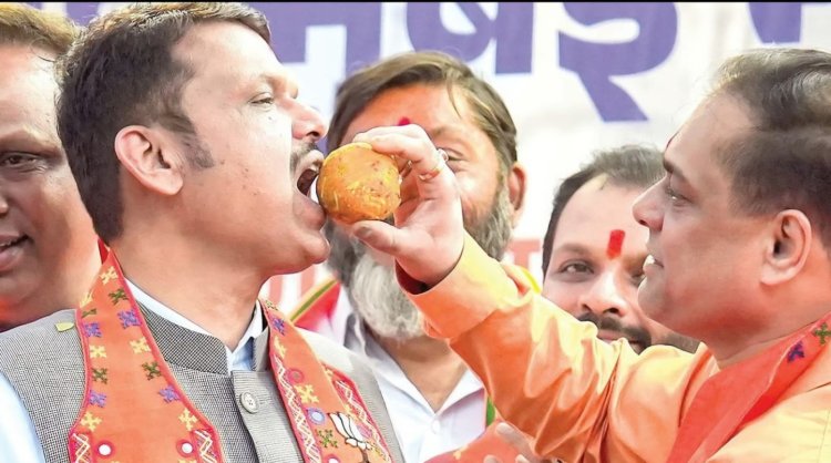 30 ஆண்டுகளாக தாக்கரே குடும்பத்தினரின் கட்டுப்பாட்டில் இருந்த மும்பை விடுபட்டது!